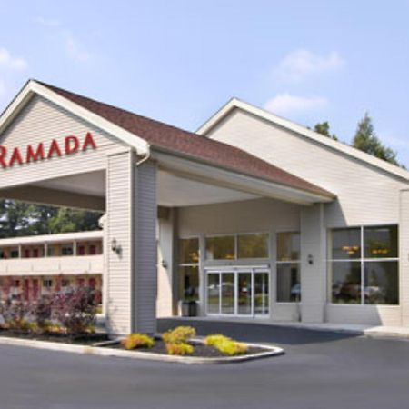 Motel Ramada By Wyndham Cleveland Airport West à Fairview Park Extérieur photo