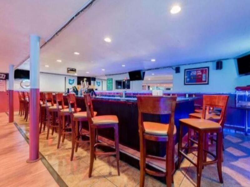 Motel Ramada By Wyndham Cleveland Airport West à Fairview Park Extérieur photo