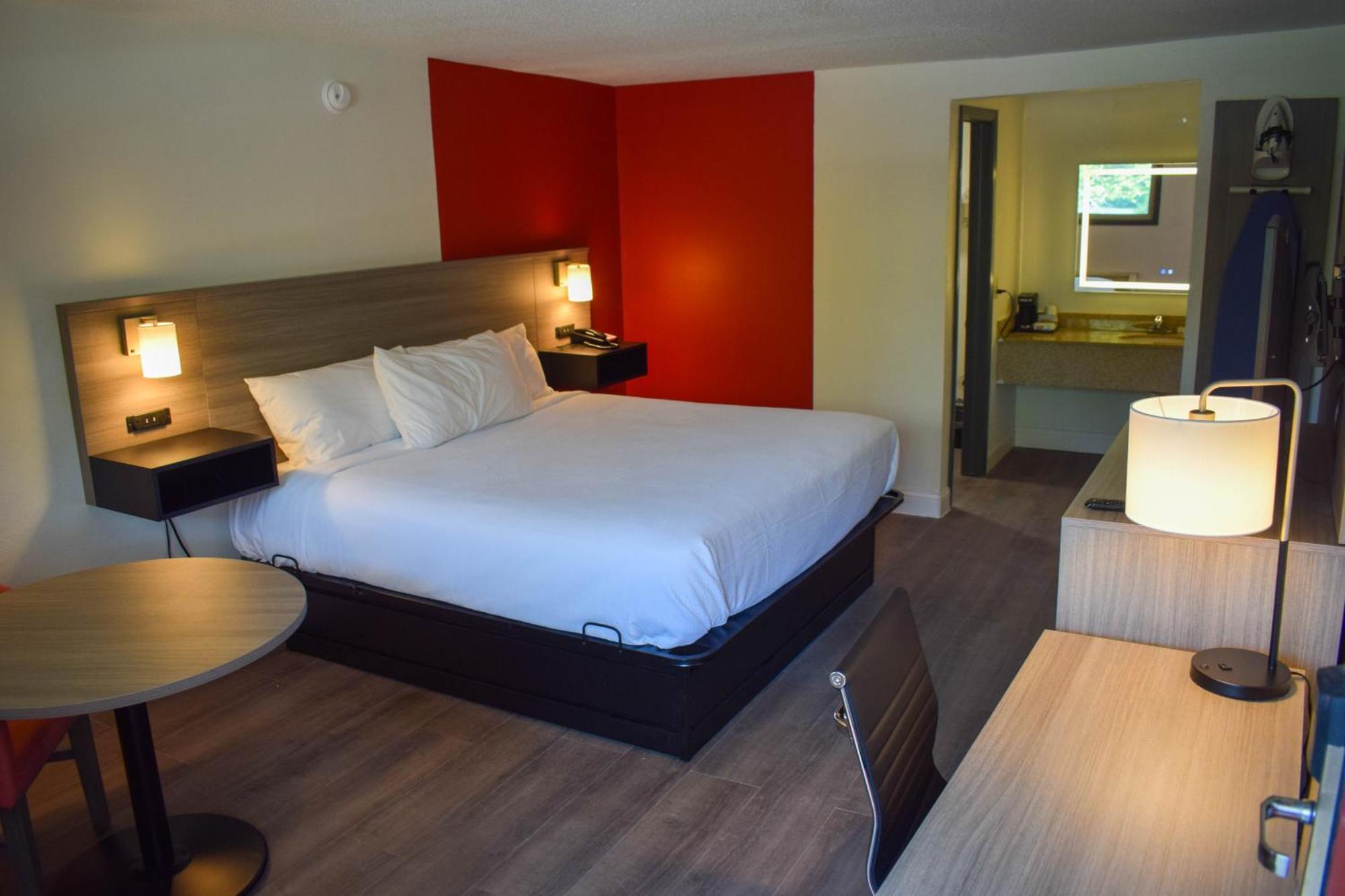 Motel Ramada By Wyndham Cleveland Airport West à Fairview Park Extérieur photo