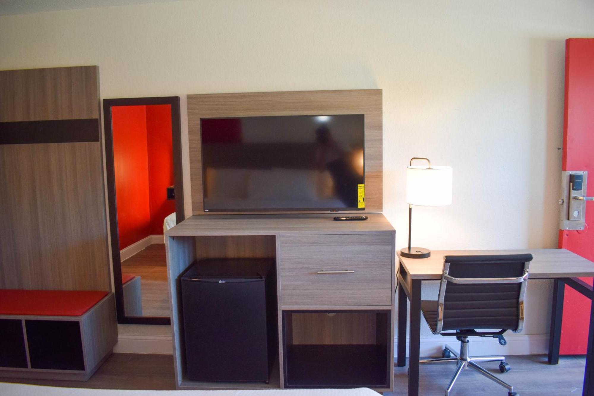 Motel Ramada By Wyndham Cleveland Airport West à Fairview Park Extérieur photo