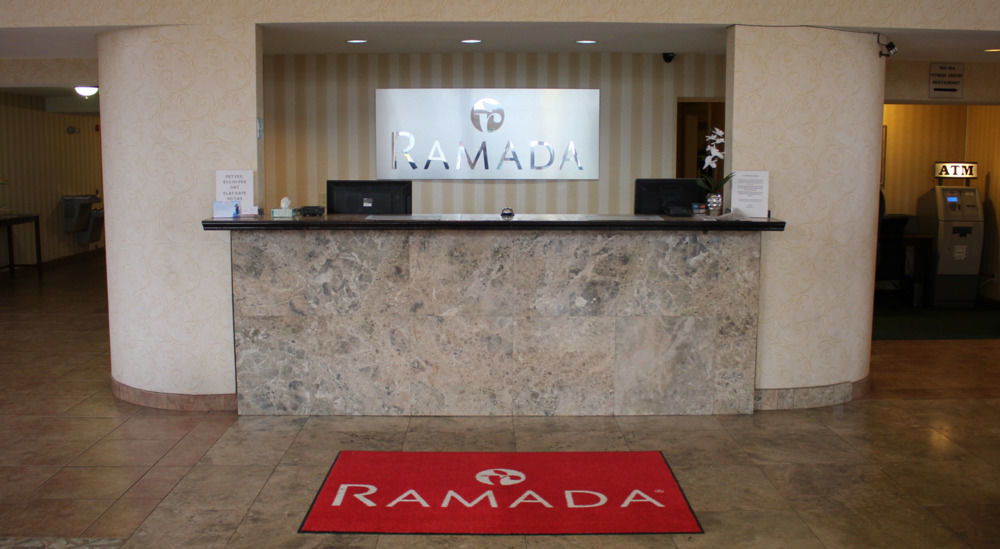 Motel Ramada By Wyndham Cleveland Airport West à Fairview Park Extérieur photo