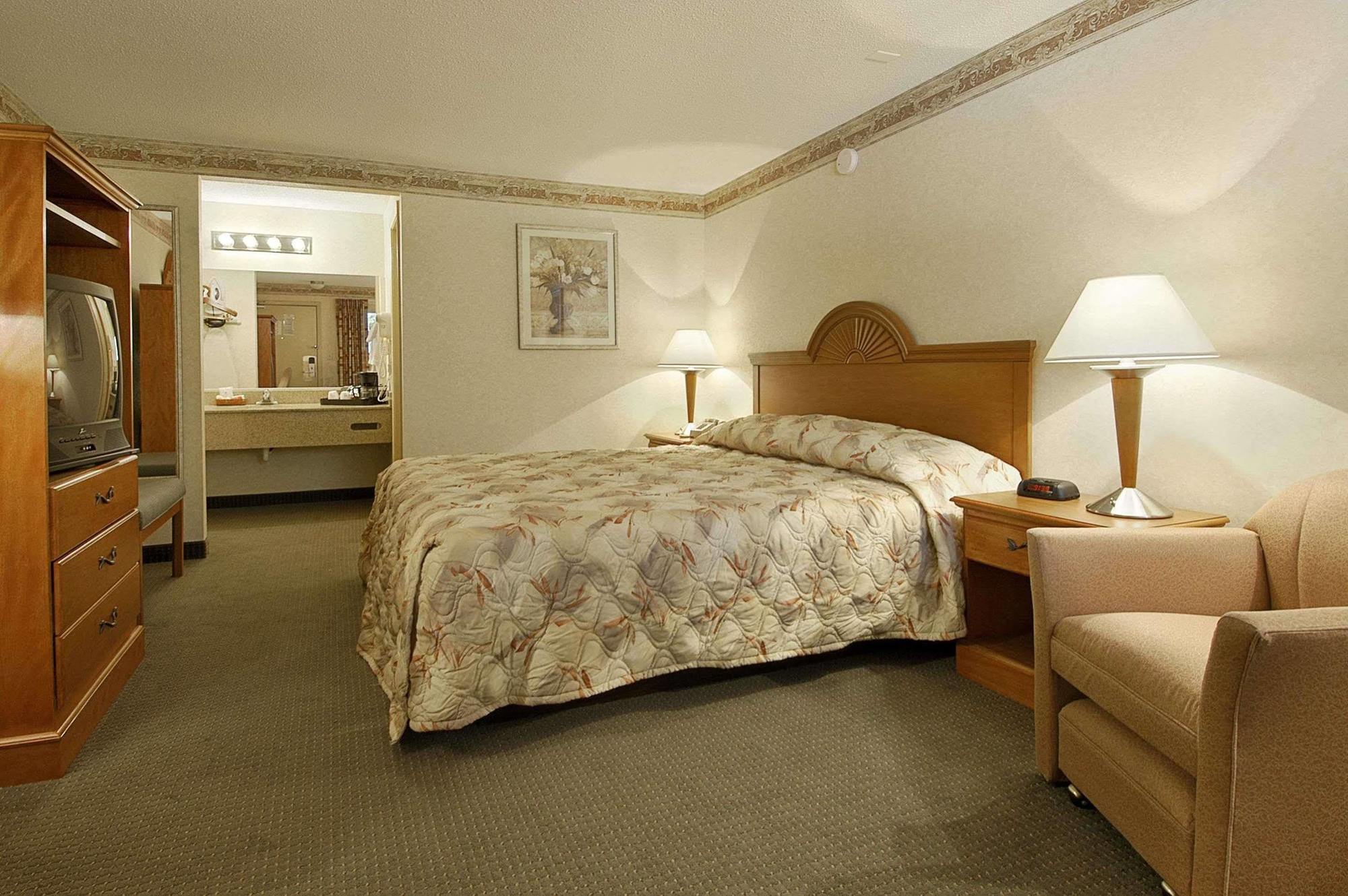Motel Ramada By Wyndham Cleveland Airport West à Fairview Park Chambre photo