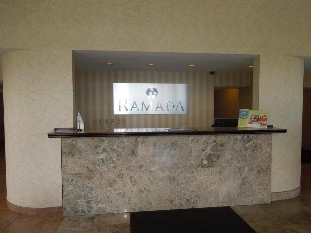 Motel Ramada By Wyndham Cleveland Airport West à Fairview Park Extérieur photo